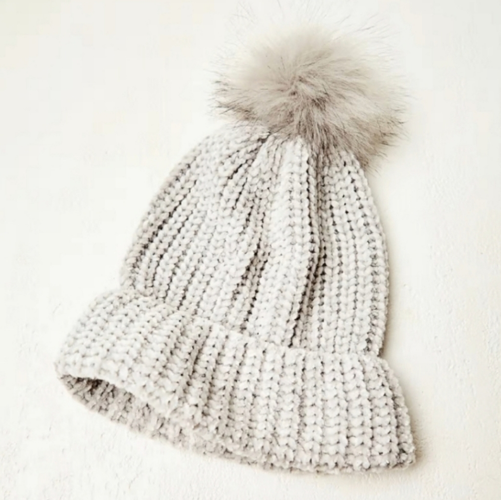 Pom Beanie by Jules Kae NWT